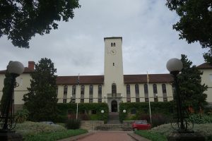 1024px-Rhodes_University_Clock_Tower_2018