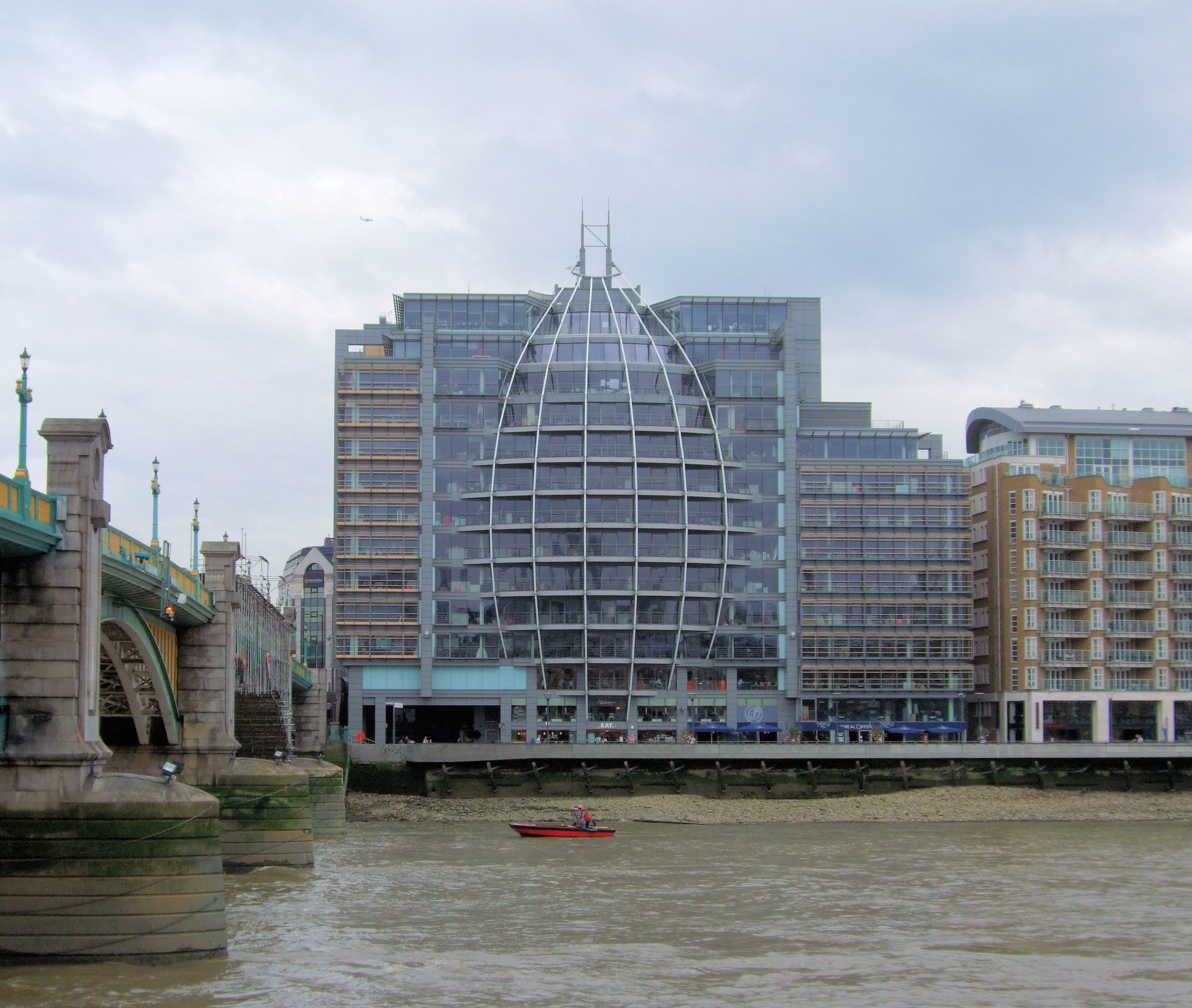 Riverside_House,_Bankside_01